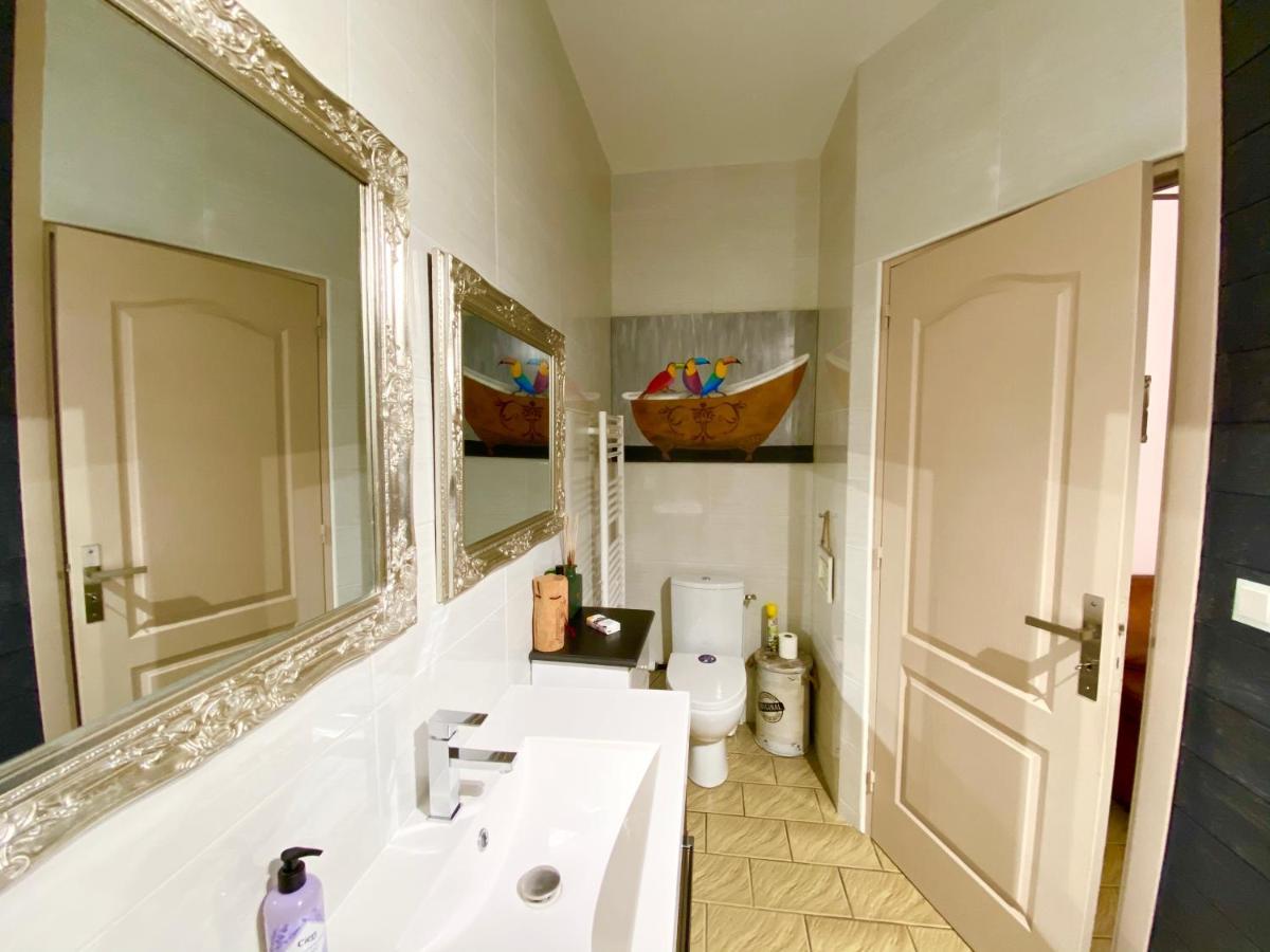 O Clair De Lune Au Coeur De Sarlat - Chambres Climatisees - Parking Prive - Piscine Chauffee - Spa Et Massages エクステリア 写真