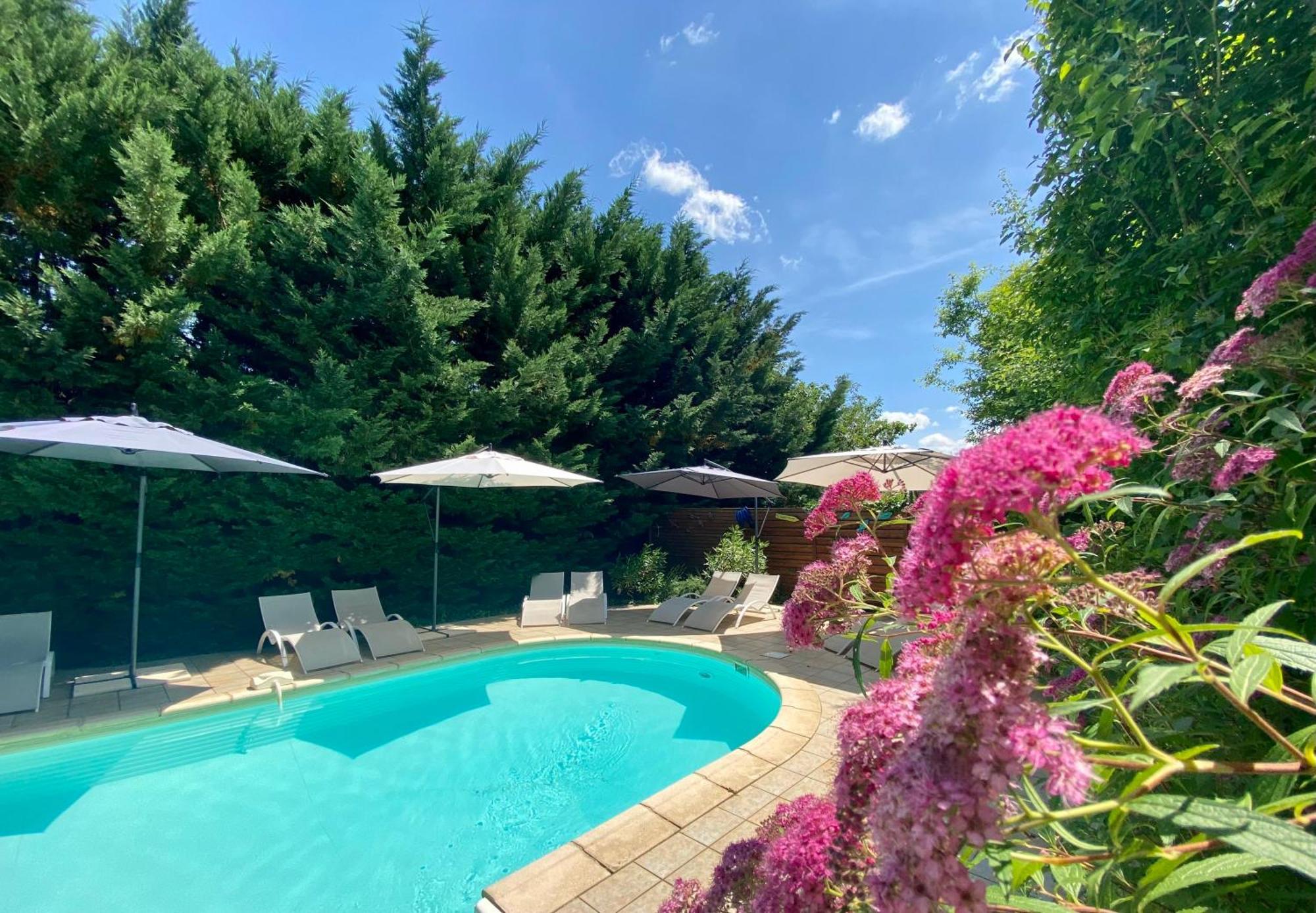 O Clair De Lune Au Coeur De Sarlat - Chambres Climatisees - Parking Prive - Piscine Chauffee - Spa Et Massages エクステリア 写真