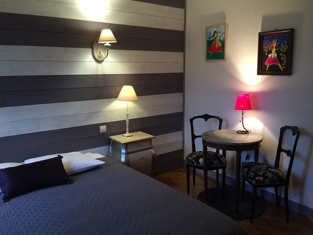 O Clair De Lune Au Coeur De Sarlat - Chambres Climatisees - Parking Prive - Piscine Chauffee - Spa Et Massages エクステリア 写真