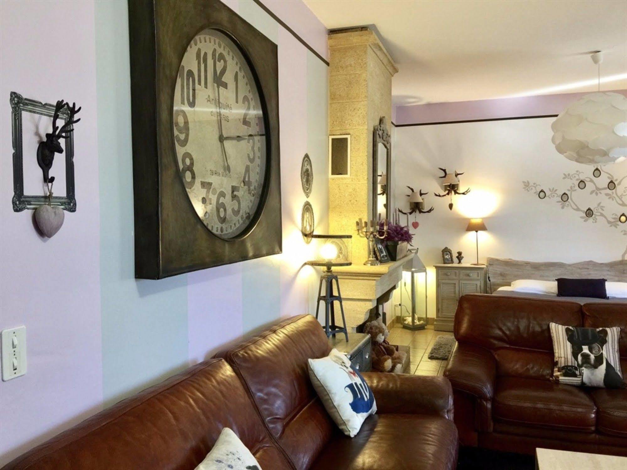 O Clair De Lune Au Coeur De Sarlat - Chambres Climatisees - Parking Prive - Piscine Chauffee - Spa Et Massages エクステリア 写真