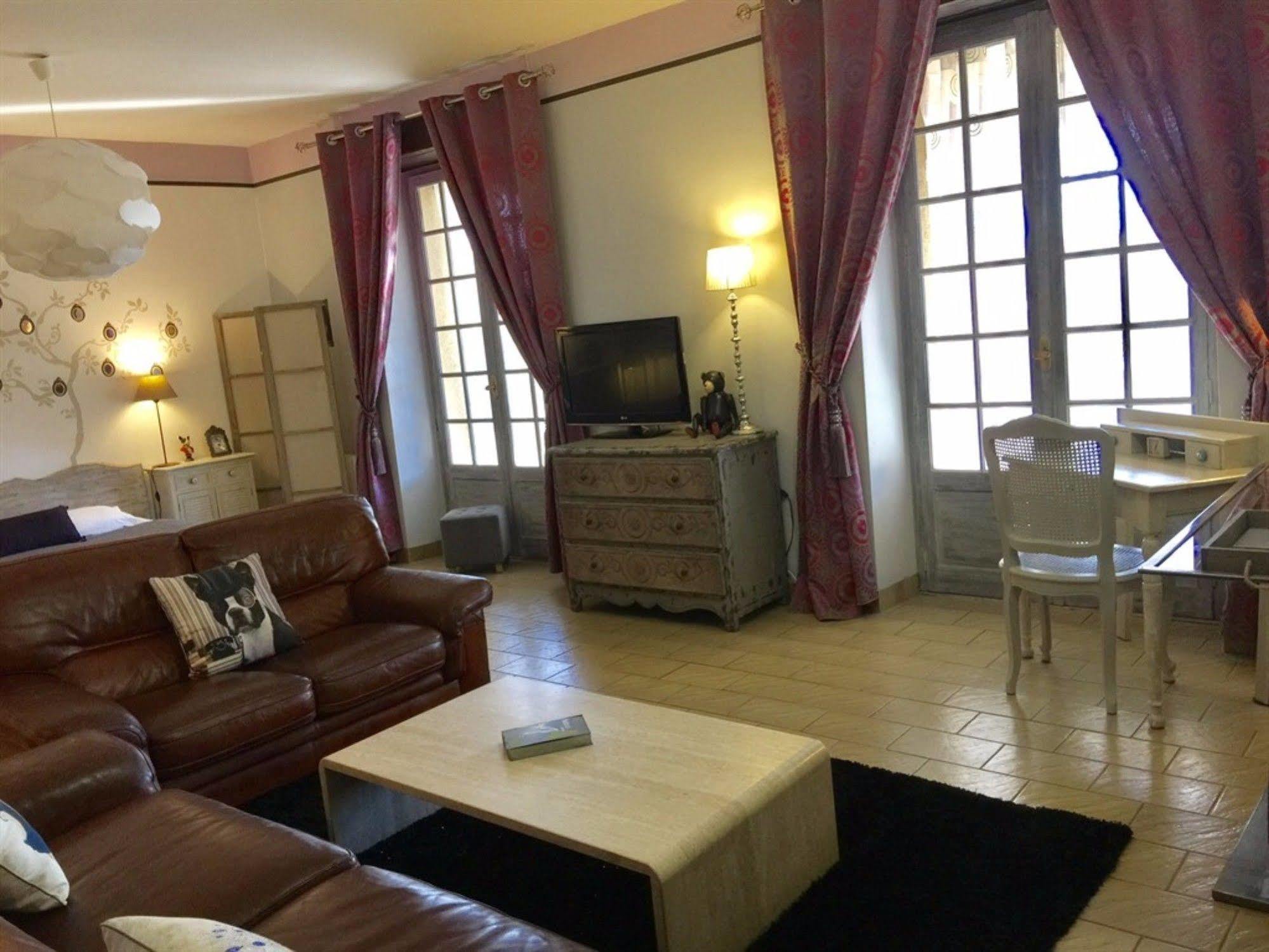 O Clair De Lune Au Coeur De Sarlat - Chambres Climatisees - Parking Prive - Piscine Chauffee - Spa Et Massages エクステリア 写真